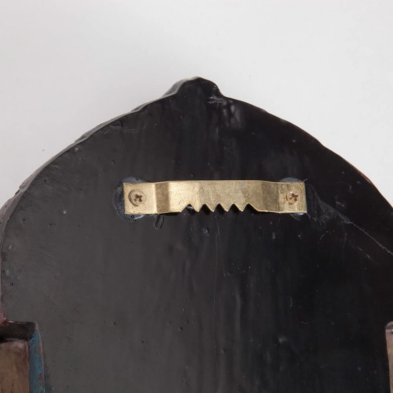 Pasakos namo medžio kabanti skulptūra, rankomis dažyta lango sėdi fėja su kopėčiomis, dervos amatų statula Namų sodo dekoras