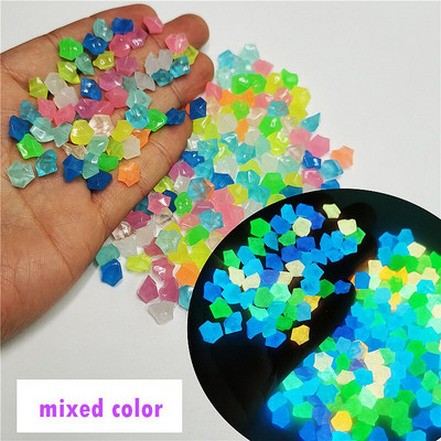 1000 vnt Šviečiančių akmenų, šviečiančių tamsiose uolose, skirtos sodo dekoravimui Lauko kiemo vejos takas Akvariumo dekoras Akvariumo akvariume