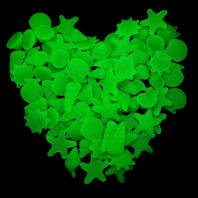 80 ks svietiace žiariace kamene v tvare mušle, hviezdice, mušle do akvária, stolové chodníky, záhradné svietiace v tme, dekorácia kamienkov