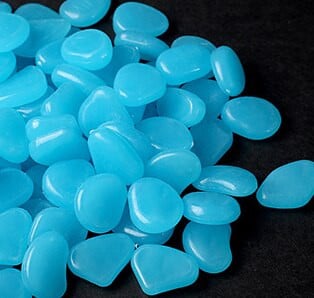 100 ks farebných svietiacimi kameňmi, dekoratívnymi kamienkami na vonkajší trávnik, záhradu, terasu, chodníky, rastliny, akvárium, remeslá