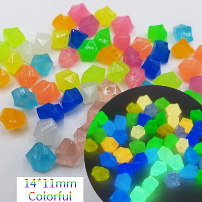 Tamsoje šviečiantys spalvingi akmenys Dekoratyvinis akvatorijos papuošimas Vazoninių augalų dekoras Tako kiemo lauko papuošalams