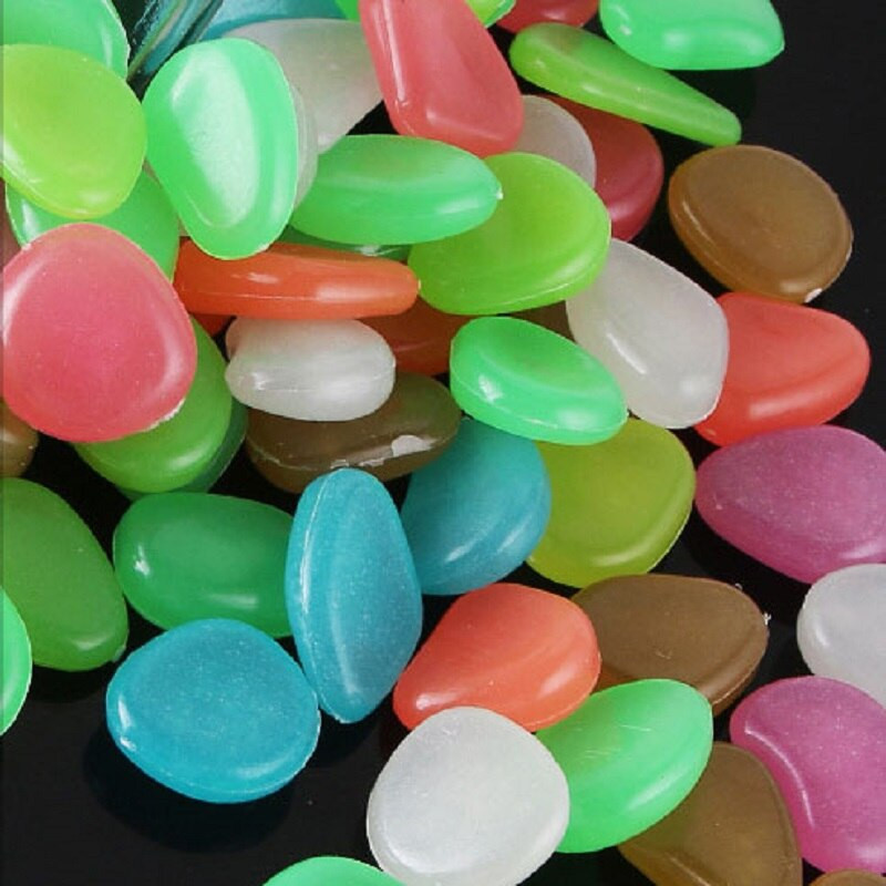 100 vnt Šviečiančių akmenų žuvų bako dekoras Švyti tamsoje sode Akmenukai švyti akmenys uolos sodo takas terasa veja kiemo dekoras