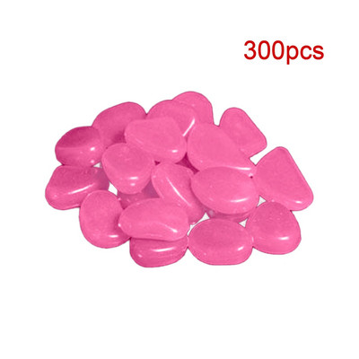 Švyti tamsoje sode akmenukai akmenukai takai sodo takas terasa veja švytinti veja žuvų bakas lauke dekoratyviniai šviečiantys akmenys