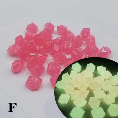 300 ks/balenie 18 farieb Svetelné kamene Záhradné chodníky Cesta Terasa Dvor Trávnik Akvárium Kvetináč Svietiace v tme Kamienky Dekorácia