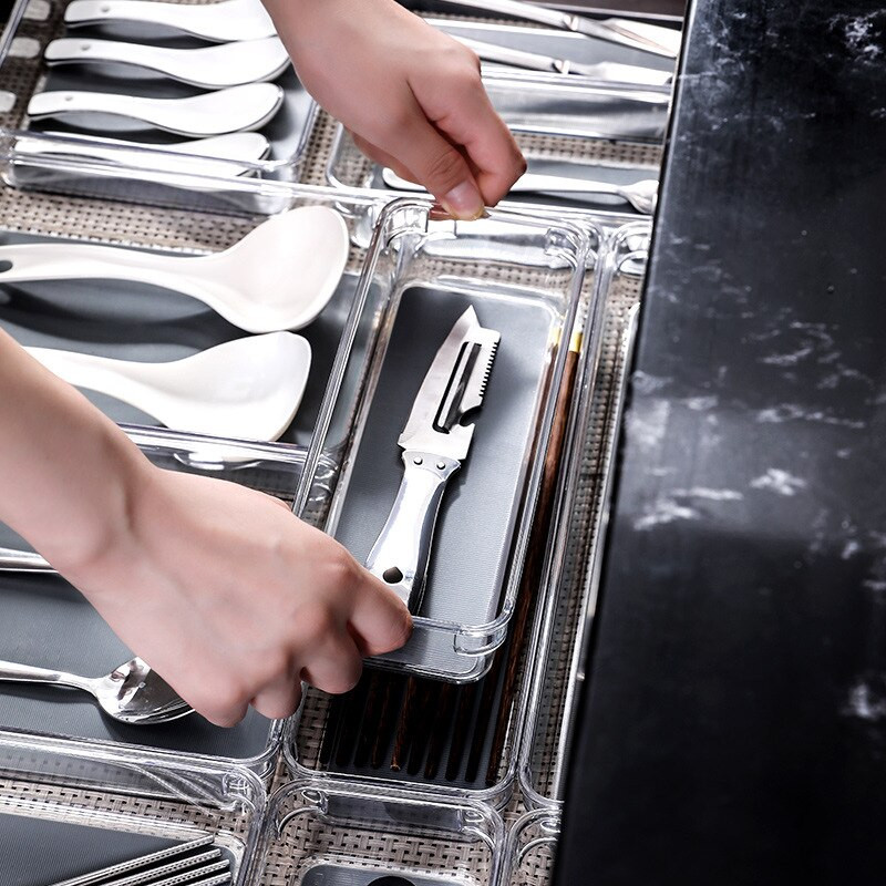 Organizéry zásuviek, skrinka, plast, stôl, box, komoda, priečky na uloženie a poriadok, police na stôl, riad, vidlička, nôž, paličky