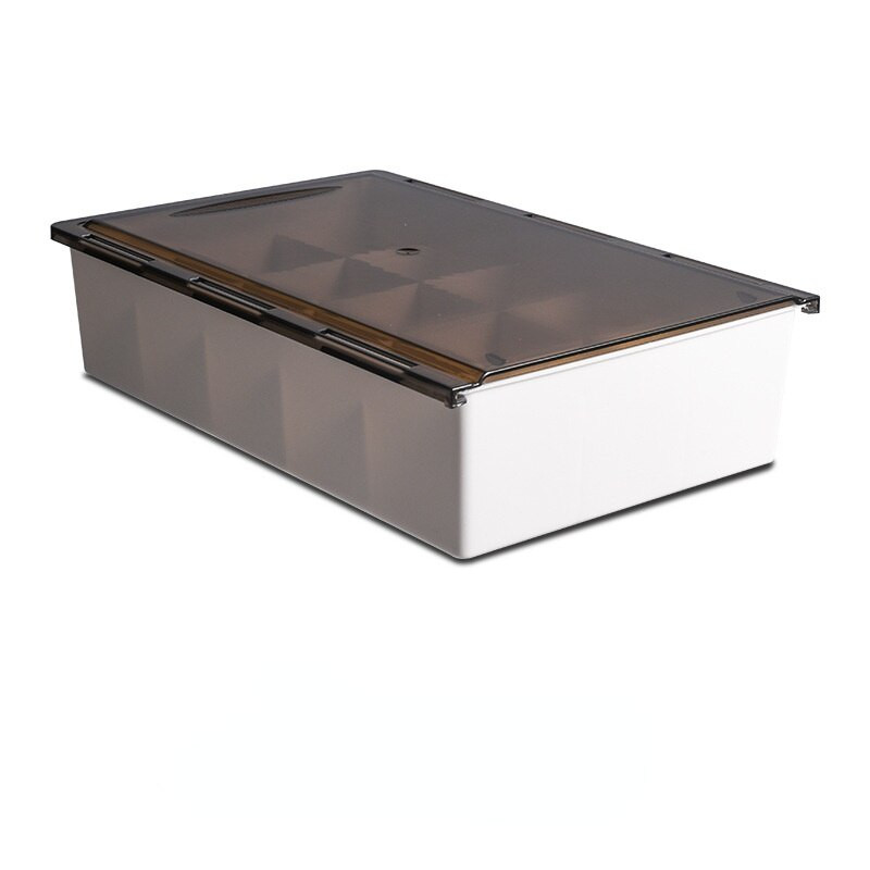 Komoda na spodnú bielizeň, úložný priestor a poriadok, plastové organizéry, skrinky, systém horúcej miestnosti, nočný stolík s papiernictvom a oblečením