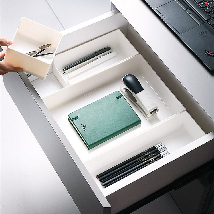 Priečky do zásuviek, kuchynská priečka, skrinka na príbory, plastový nábytok, kontajner, stolový úložný systém, organizér, hrudník