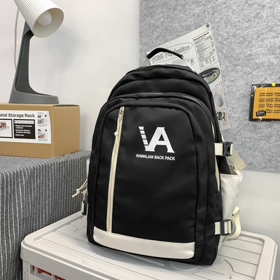 Veľký pánsky batoh s visačkou a predným vreckom