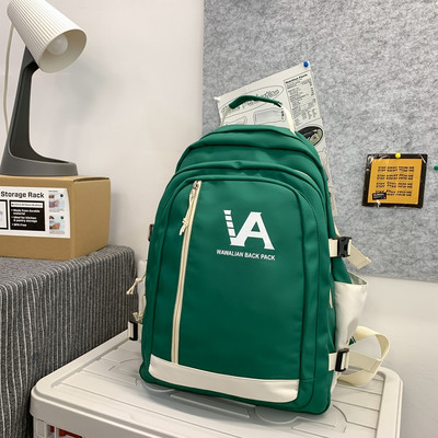 Veľký pánsky batoh s visačkou a predným vreckom