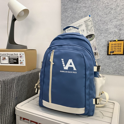 Veľký pánsky batoh s visačkou a predným vreckom