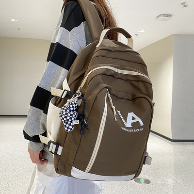 Veľký pánsky batoh s visačkou a predným vreckom