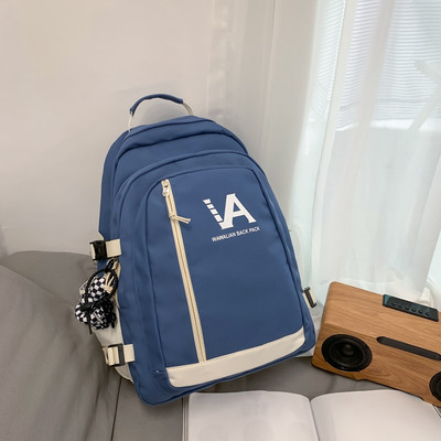 Veľký pánsky batoh s visačkou a predným vreckom