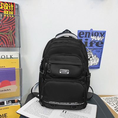 Pánsky textilný batoh s logom a prednými vreckami na zips