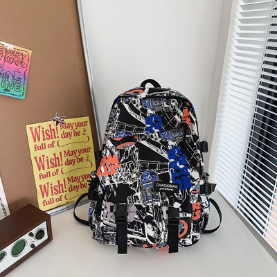 Moderný textilný batoh pre mužov s nápisom a plastovým zapínaním