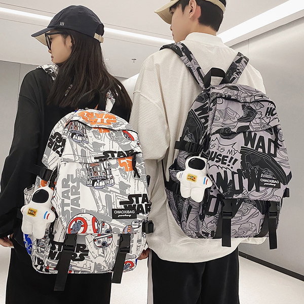 Moderný textilný batoh pre mužov s nápisom a plastovým zapínaním