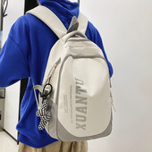 Muški ruksak s privjeskom za ključeve