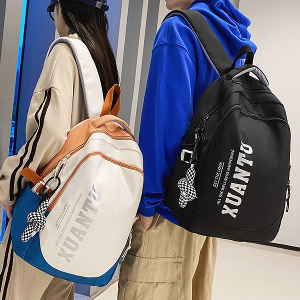 Muški ruksak s privjeskom za ključeve