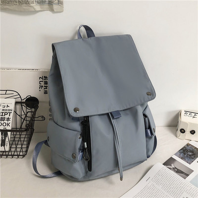 Un rucsac textil cu model curat cu șireturi pentru bărbați