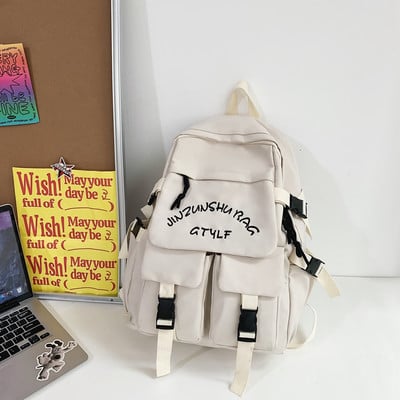 Pánsky batoh s ozdobnou retiazkou a nápisom