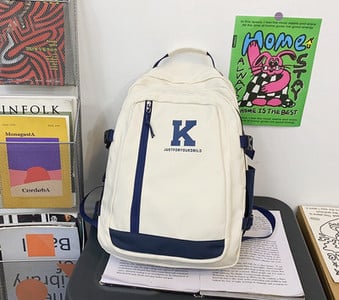 Moderný pánsky batoh s nápisom a 3D prvkom