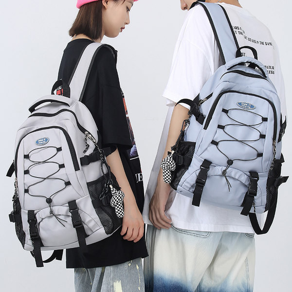 Pánsky textilný batoh so zapínaním na zips a bočnými vreckami