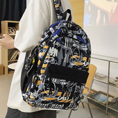 Nový model textilného batohu s nápisom a zapínaním na zips