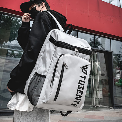 Pánsky batoh štvorcového tvaru