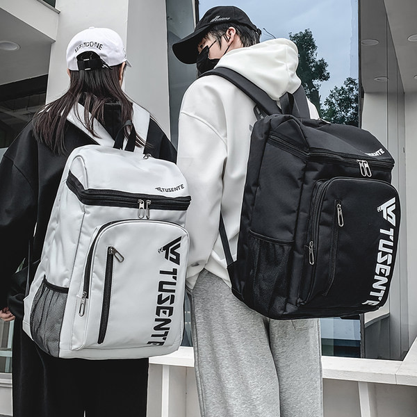 Pánsky batoh štvorcového tvaru