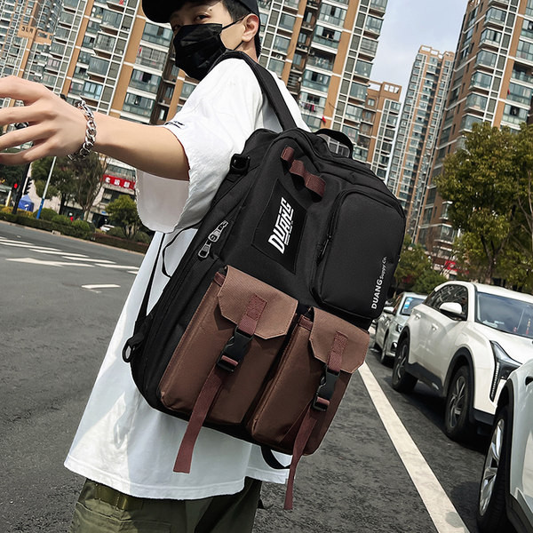 Pánsky ležérny batoh s vreckami a nápisom v niekoľkých farbách