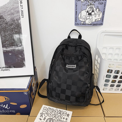 Pánsky štýlový batoh s logom a zapínaním na zips