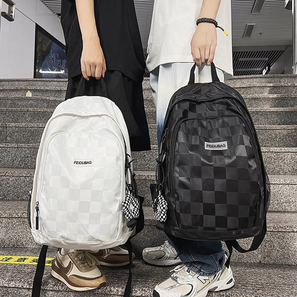 Pánsky štýlový batoh s logom a zapínaním na zips