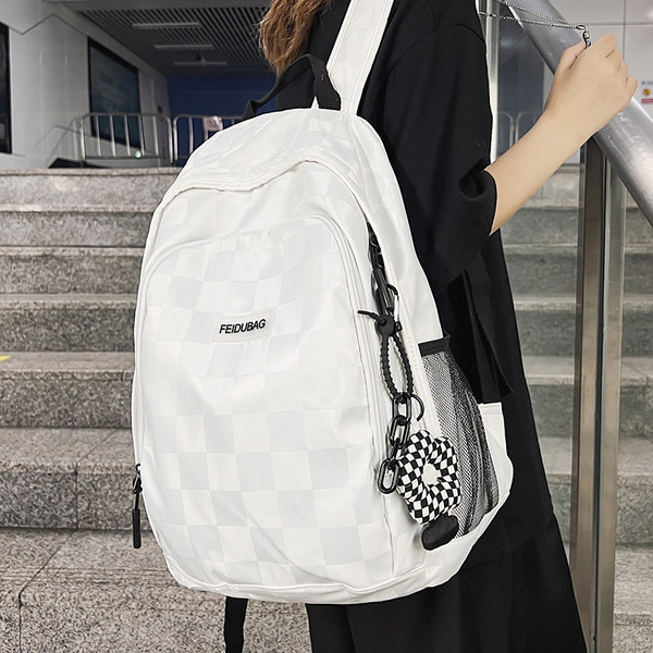 Pánsky štýlový batoh s logom a zapínaním na zips