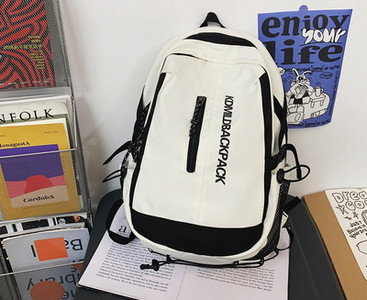 Rucsac casual pentru bărbați cu inscripție și element 3D