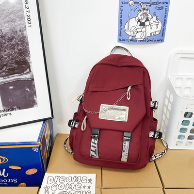 Nový model batohu pre mužov s nápisom a kovovou retiazkou