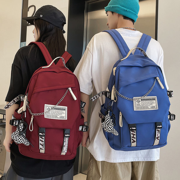 Nový model batohu pre mužov s nápisom a kovovou retiazkou