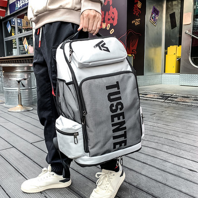 Férfi hátizsák hálóval és külső zsebekkel