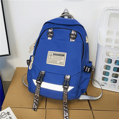 Moderan muški ruksak s natpisom i 3D elementom