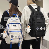 Každodenný batoh s kľúčenkou