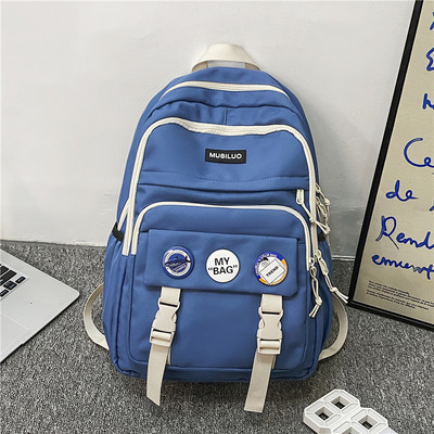 Každodenný batoh s kľúčenkou