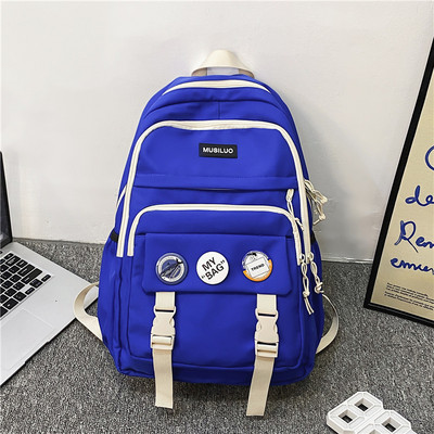 Každodenný batoh s kľúčenkou