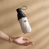 8 Ribs Pocket Mini Umbrella Anti UV Paraguas Sun Umbrella Vihmamust kattega Kerge kokkupandav kaasaskantavad vihmavarjud Naistele Meestele Tüdrukutele