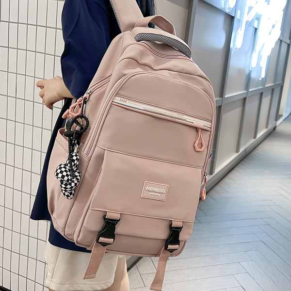 Rucsac pentru bărbați cu formă pătrată și breloc