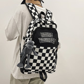 Nový model batohu s nápisom pre mužov