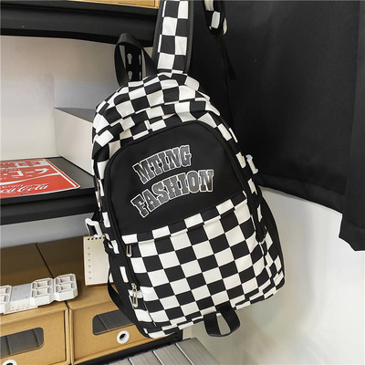 Nový model batohu s nápisom pre mužov