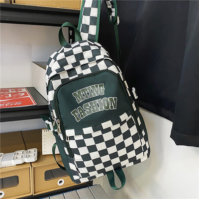 Nový model batohu s nápisom pre mužov