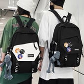 Moderný textilný batoh s 3D prvkom a nápisom pre mužov