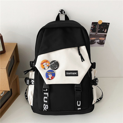 Moderný textilný batoh s 3D prvkom a nápisom pre mužov