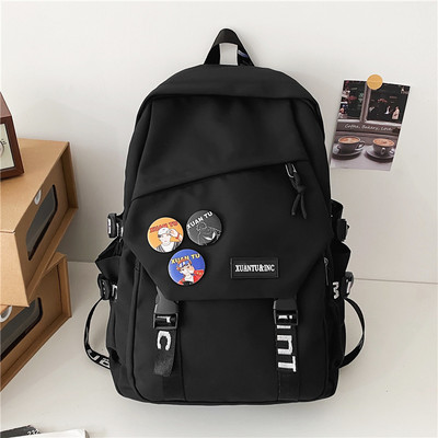 Moderný textilný batoh s 3D prvkom a nápisom pre mužov