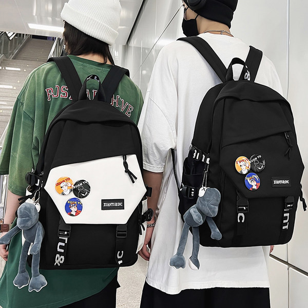 Moderný textilný batoh s 3D prvkom a nápisom pre mužov