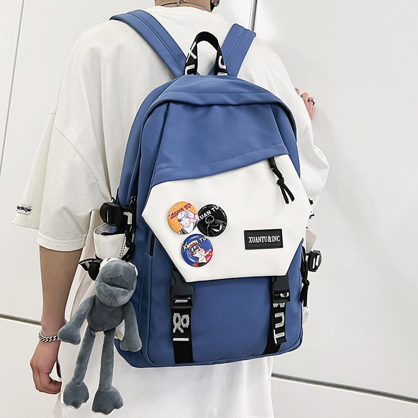 Moderný textilný batoh s 3D prvkom a nápisom pre mužov